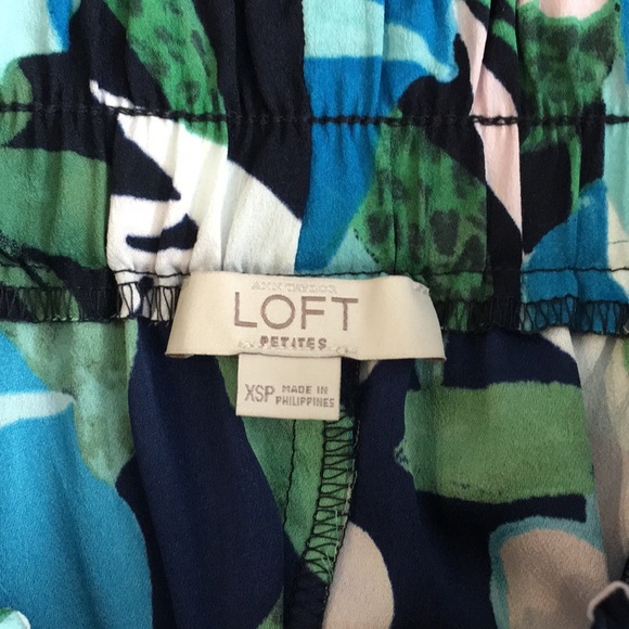 Midi length skirt with elastic waist band. - Picture 2 of 3